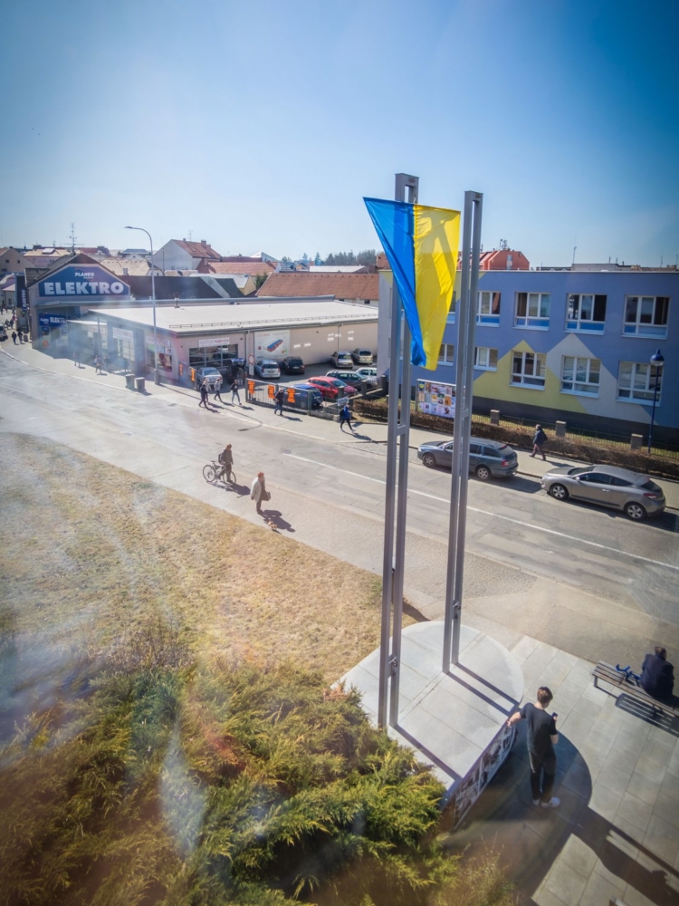 Fakulta koordinuje lokální pomoc uprchlíkům
