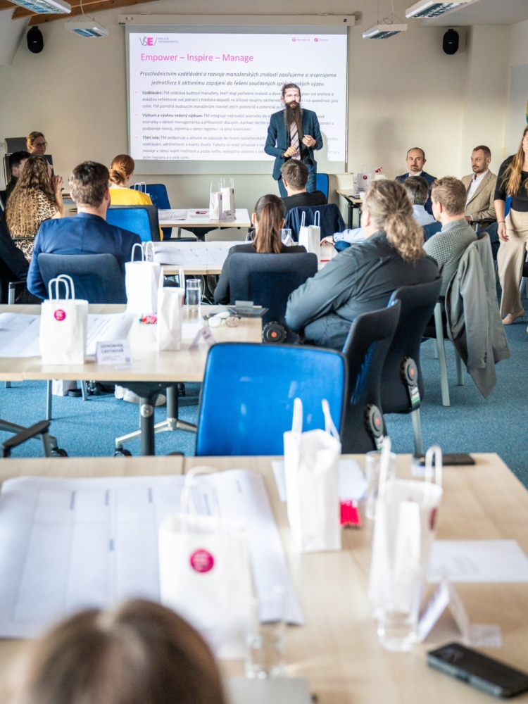 S rozvojem dovedností studentů Fakulty managementu pomůže Alumni Board