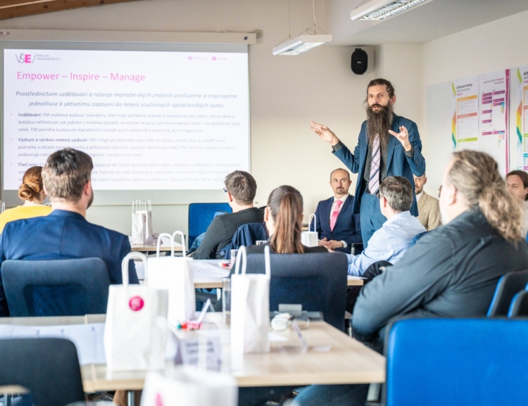 S rozvojem dovedností studentů Fakulty managementu pomůže Alumni Board