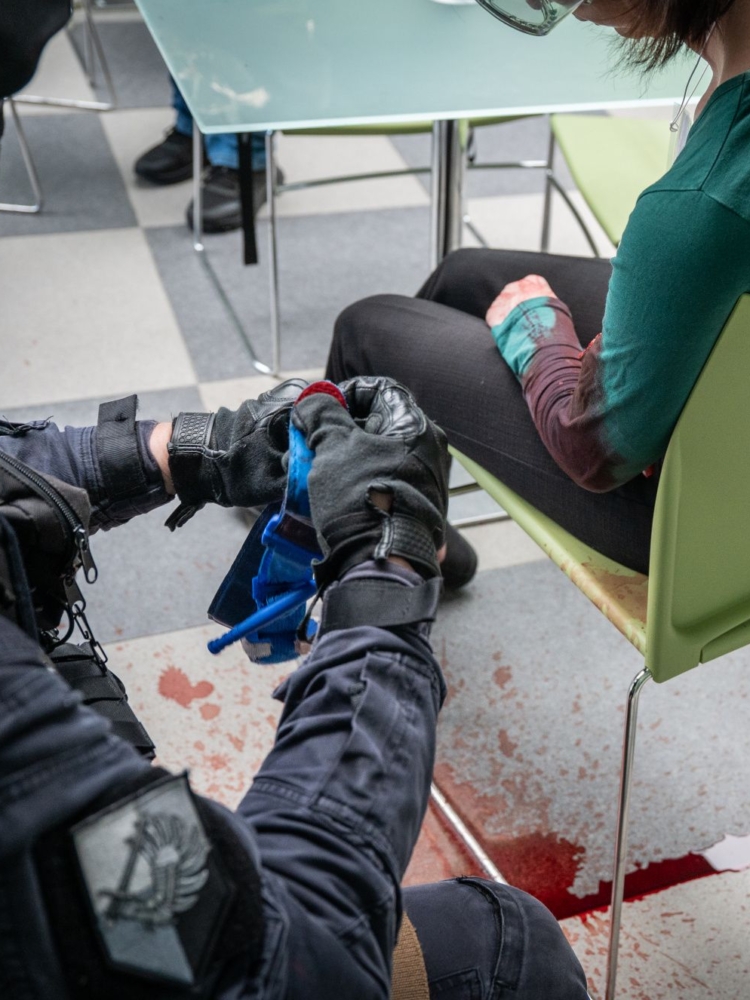 Bezpečnostním cvičení s Policií ČR prověřilo připravenost studentů a zaměstnanců Fakulty managementu VŠE